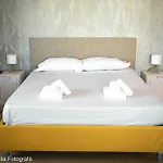 8 Archi Sul Mare Exclusive Sea View * בארי